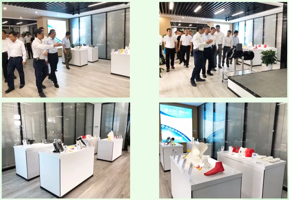 招銮先生的陪同下，戴书记、曹市长、高书记一行先后参观了盈普智能制造3D打印国际展 示平台