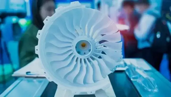 蒸汽平滑通常应用于航空航天工业中的飞机零件（图片来源：Fast Radius）