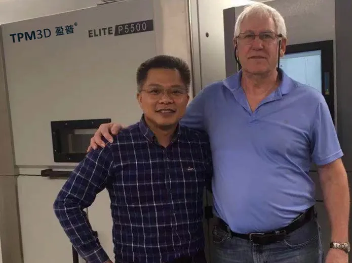 盈普CTO Eric.Ho与校方项目负责人Roger F. Rose