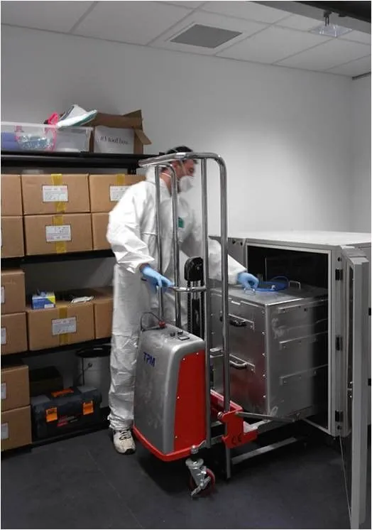 3D Medical的工程师使用盈普ELITE P5500辅助设备