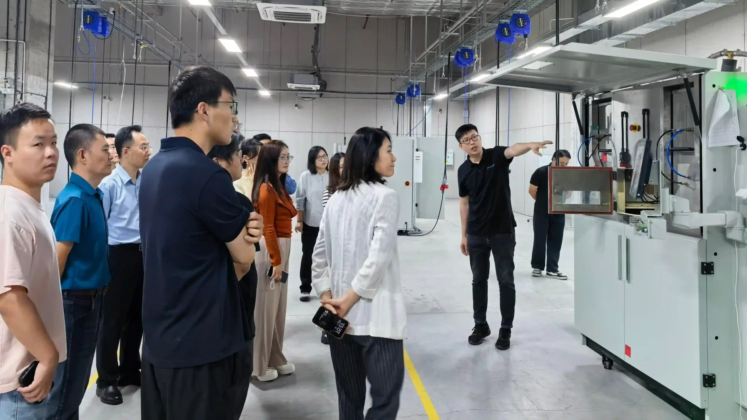 与会专家走进盈普合肥生产基地